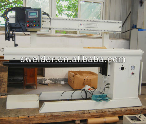 Automatische longitudinale naad lassen met hoge precisie cilinder metalen draaibank lassen machine