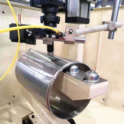 Automatische lasmachine voor het vervaardigen van staal-aluminium tankcilindernoot