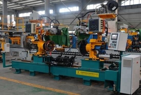 Volledig automatische op maat gemaakte lasmachine Max. Lasstroom 800A Voor werkstuk