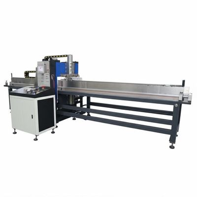 Appareil de soudage à couture longitudinale avec soudage à l'arc et serrage hydraulique